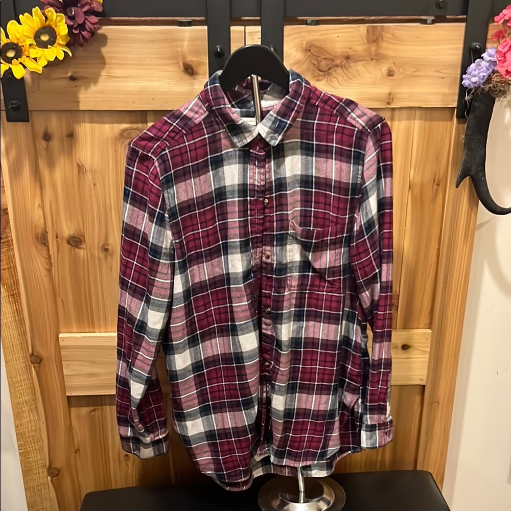 American Eagle Outfitters Ahh-amazingly Soft Purple and White Plaid Shirt